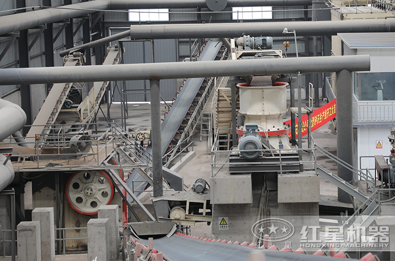 單杠圓錐破碎機現場