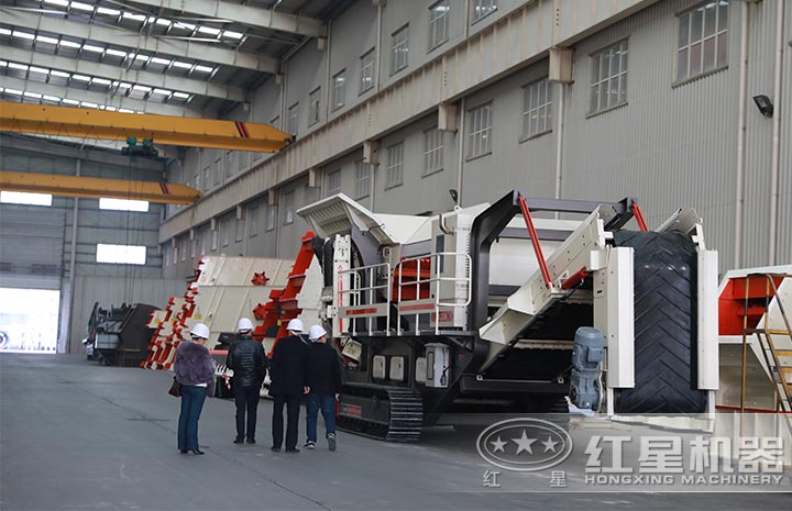 用戶來廠考察，親眼了解移動(dòng)式制砂機(jī)詳情